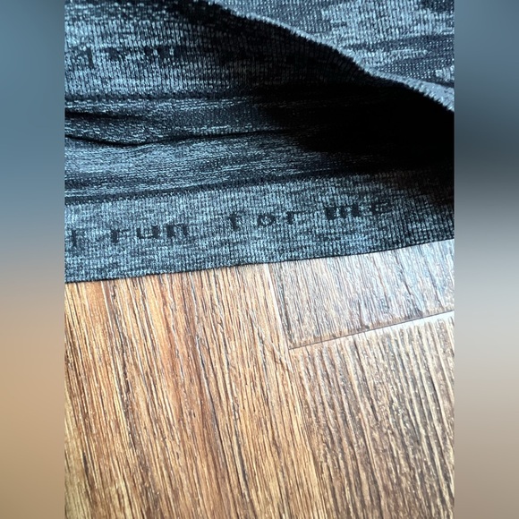 Lululemon Run: Swiftly Tech Long Sleeve Crew Size Gray/black Size Médium no tag - Picture 6 of 7